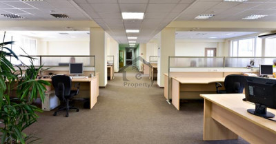 Forum Plaza 9000 Square Feet Office On Rent In Clifton Karachi