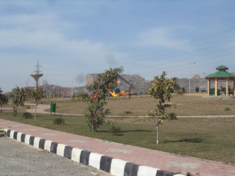 Plot Available For Sale In I-16/4 On Excellent Location