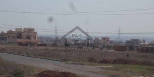 Plot Available For Sale In I-16/2 On Excellent Location