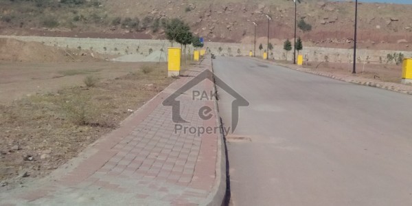 Avenue Commercial Plot available for Sale in Bahria Enclave, Islamabad