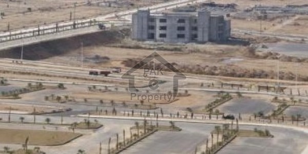 30x60 7 Marla Plot For Sale In G-13/2 In Street No 64