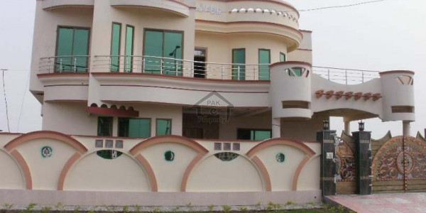 Boulevard Back Open 10 Marla House For Urgent Sale