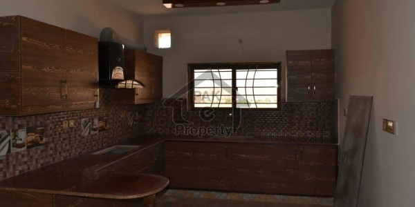 Beautiful Ground Portion For Rent