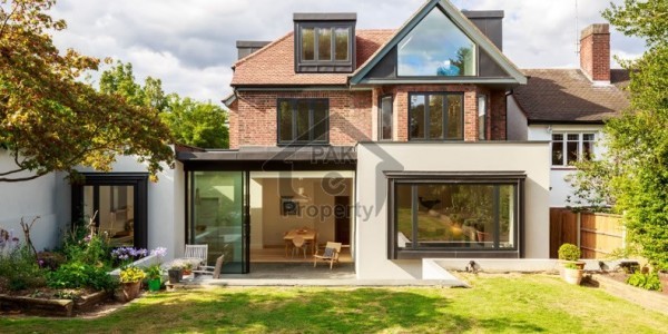 400 Sqrd house available for house sale in E-11