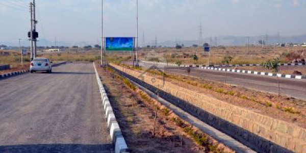 Ideal Location Faisal Town Plot Size 35x70