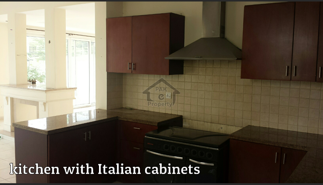 Beautiful Mirador Seven Bed Rooms Villa Available For Sale In Canyon Views On Excellent Location