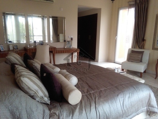 Beautiful Mirador Seven Bed Rooms Villa Available For Sale In Canyon Views On Excellent Location