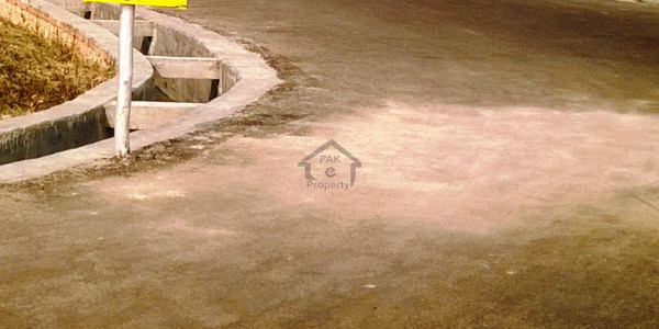 B17 Block C 40x65 Main Markaz Commercial Plot For Sale