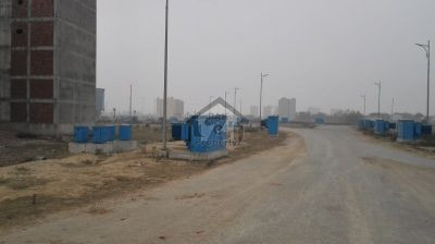 F 595 DIRECT APPROACHES PARK NEAR PLOT FOR SALE