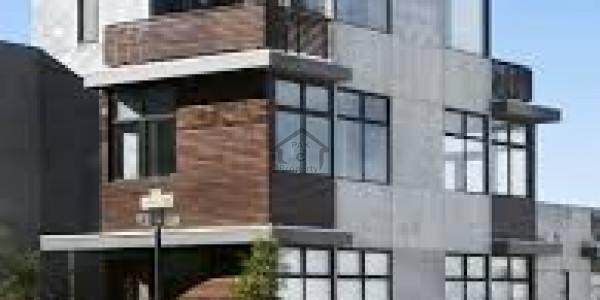 Triple Storey House 25x40 for Sale In D-12/4