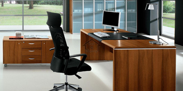 Building for rent 7000sqfet and 8000sqfet in Office Complex 40car parking ideal for NGO telcome orga