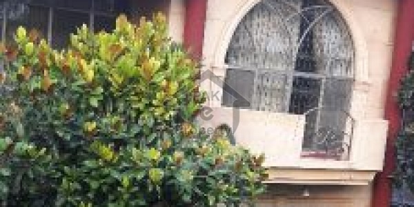 Double story 3 bedrooms house ideal location askari 14B