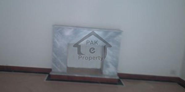 10 marlas 5 bedrooms for rent in askari 14 sector A