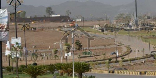 Plot Of 7 Marla near to Market and Road in Gulberg