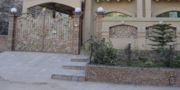 Johar Town-5 Marla House Is Available For Sale