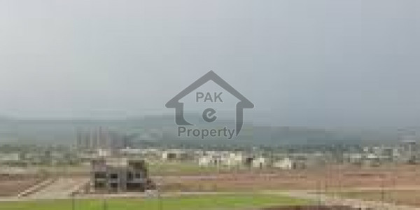 1 Kanal Plot in Reasonable Price In Beautiful location of Gulberg