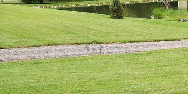 DHA Phase 8 -2 Kanal Pair Plus Corner Plot Available For Sale