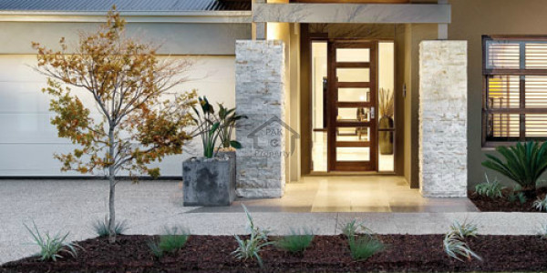 Allama Iqbal Town -10 Marla  House Is Available For Sale