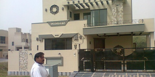 Allama Iqbal Town - Huma Block, House Is Available For Sale