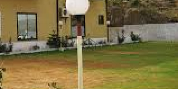 Gulberg 2 - Gulberg Main Canal Road Semi Commercial House IN Lahore