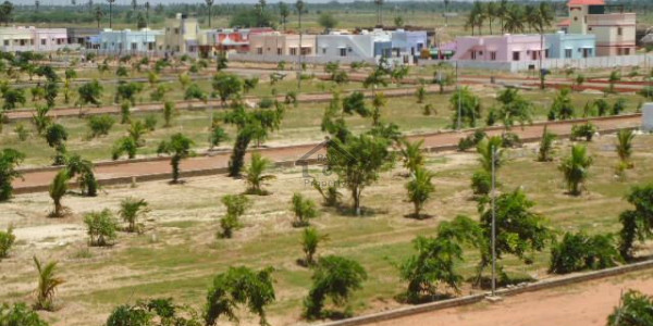 Regi Model Town, Corner Plot For Sale