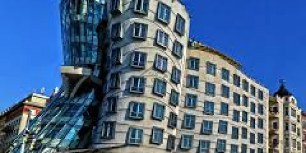 Floor Is Available For Sale IN F-7 -Islamabad.