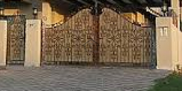 Khayaban Colony - 10.3 Marla Well Constructed House Available For Sale  IN Faisalabad