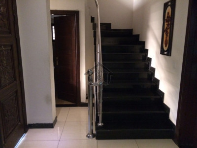 House Is Available For Sale IN Sialkot