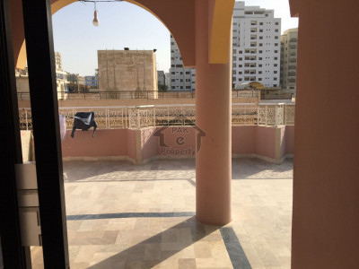 Pent house 4 bedrooms 300 sqr. yards maqboolabad