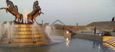 Ali Block 125 Yard Plot Available for Sale