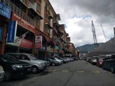 Badshahi Road, 900 sqft-House With Shop For Sale in Gujrat...