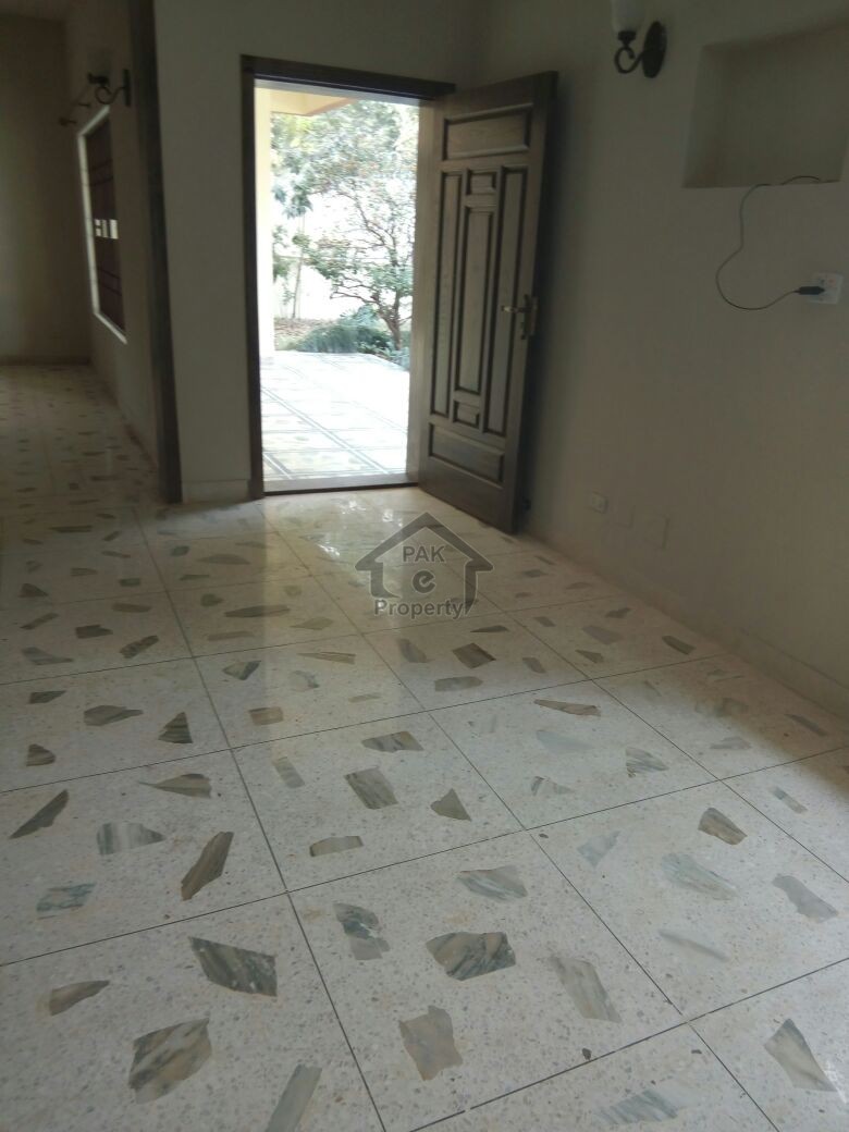 Beautiful Renovated House Available For Rent In Sector F-7 College Road