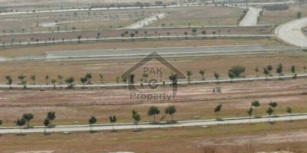Corner 1 Kanal Plot For Sale In Phase 7 Block U