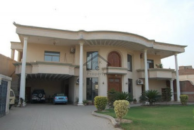 Punjab Coop Housing Society, - 10 Marla - House For Sale.