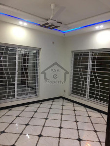 8.5 Marla Corner House For Sale In Abu Bakar Block Bahria Town Phase 8