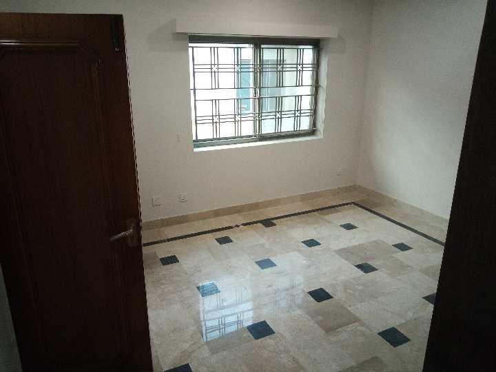 Full 30×50 house for family in G-9/4