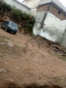 Plot for sale on very good location and near main road... Imran Khan house is also on the drive 1mins