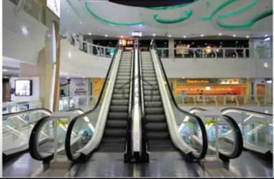 Ideal Location Cornor Shop For sell