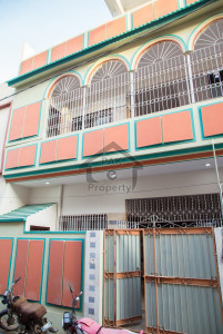 80 yards Ground + 2 House for SALE in North Karachi Block 5L