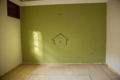 80 yards Ground + 2 House for SALE in North Karachi Block 5L