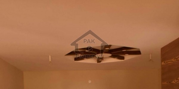 Room Is Available For Rent