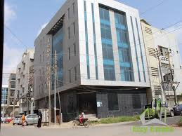 Commercial building for sale