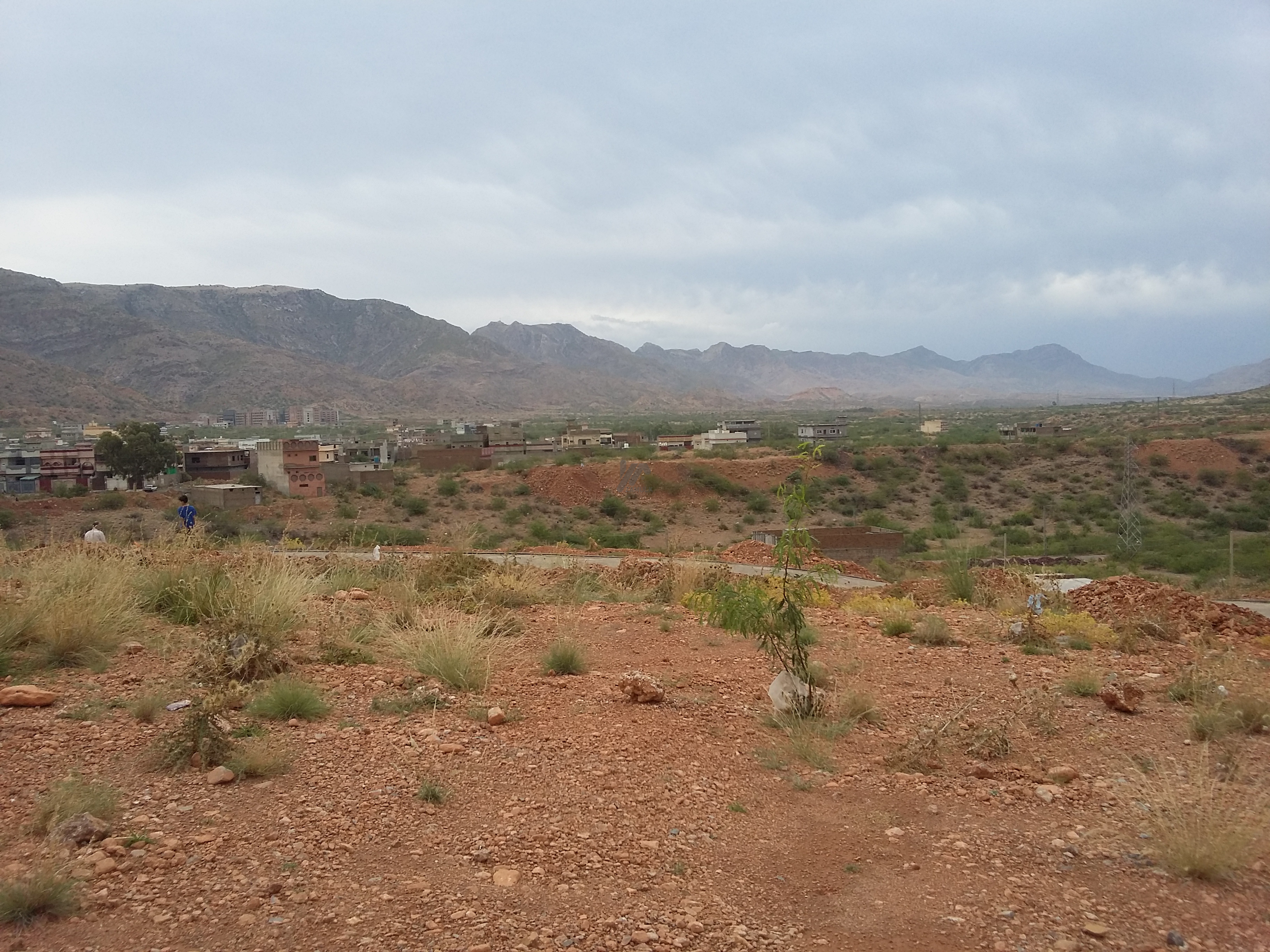 10 marla plot for sell near to KDA salar gardens