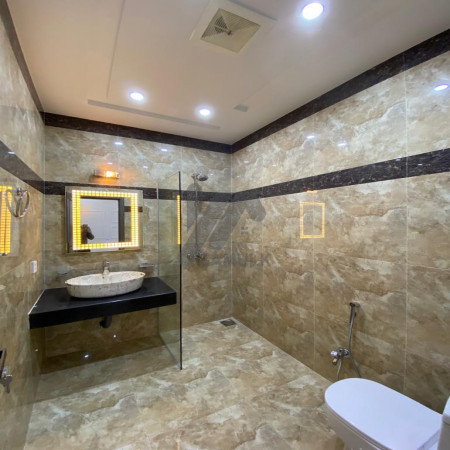 10 Marla House For Sale In Bahria Town Lahore Near Eiffel tower.