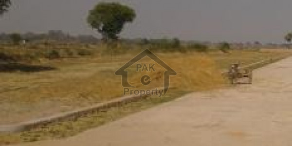 10 Marla A Block Facing Park All Dues Clear