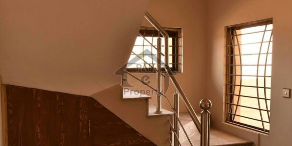 Room Available For Rent