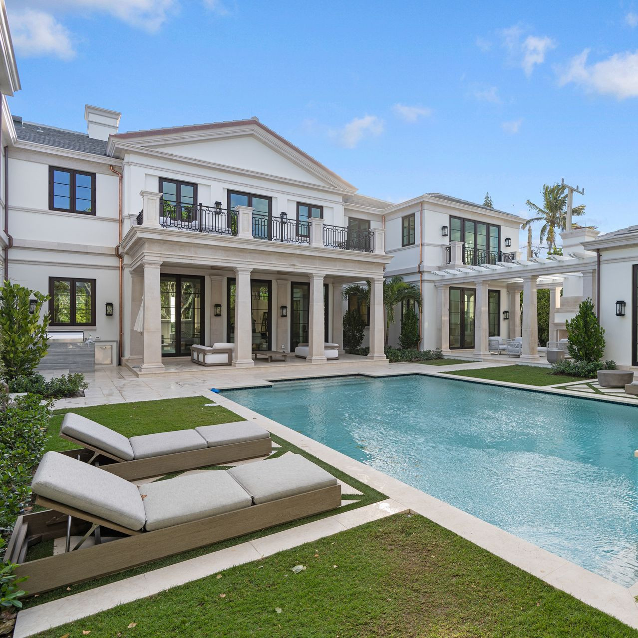 House For Sale In Nazim-ud-din Road