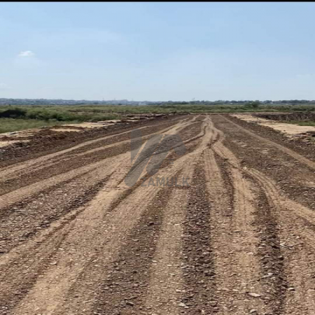 I-12/3 35x50 Level Plot Available For Sale PRIME location