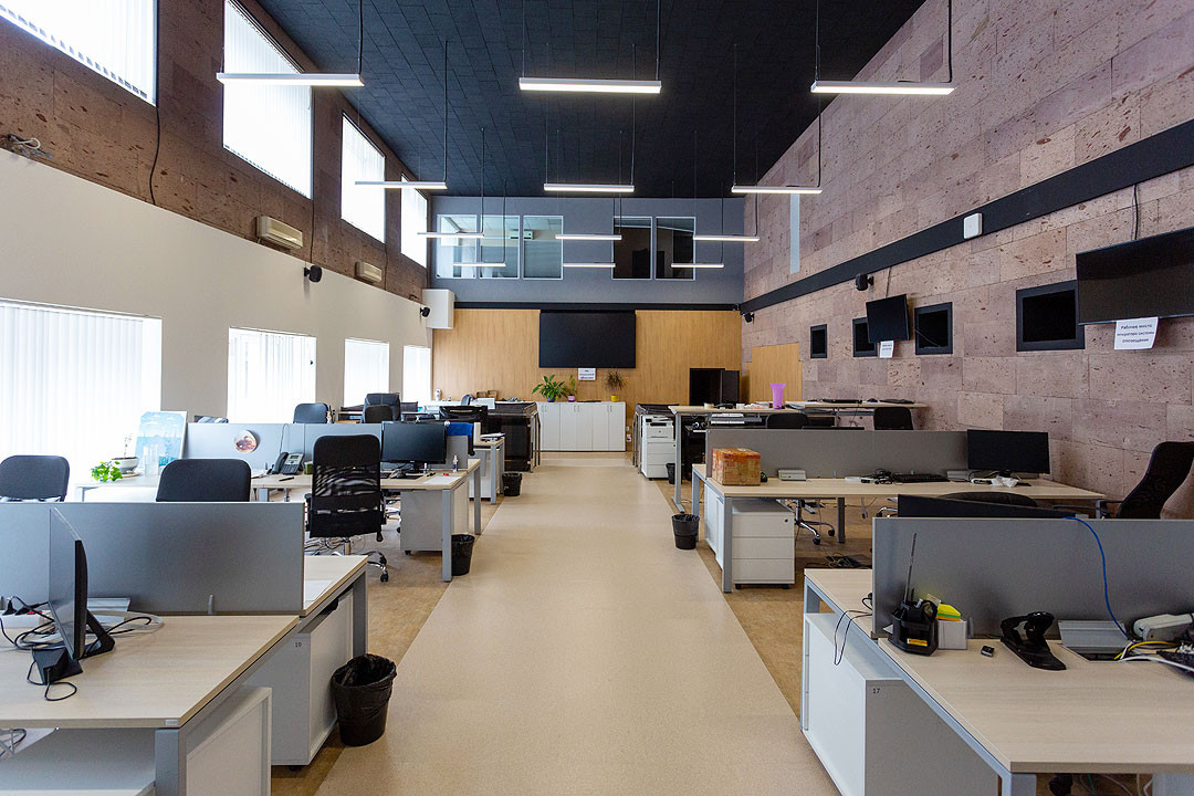 1.5 Kanal Office For Rent In Shahra-e-Faisal