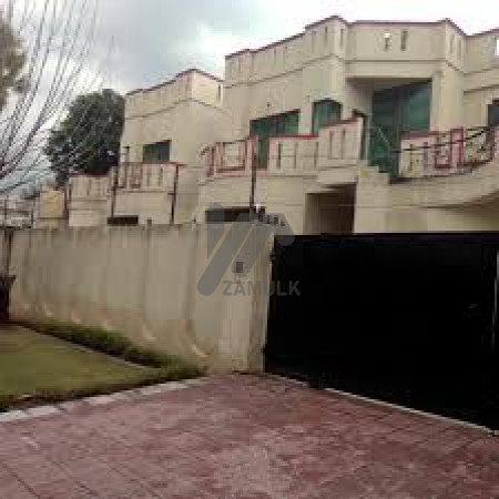 10 Marla House For Sale In DHA Phase 5